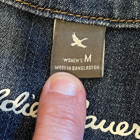 💙 EDDIE BAUER – Classic Denim Jacket – Size M - Picture 2 of 6